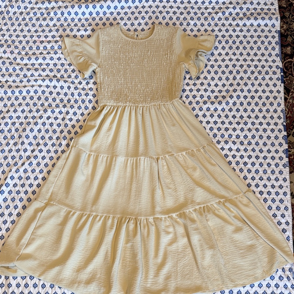 Elegant Tan cream smocked ruffled maxi dress Large no brand